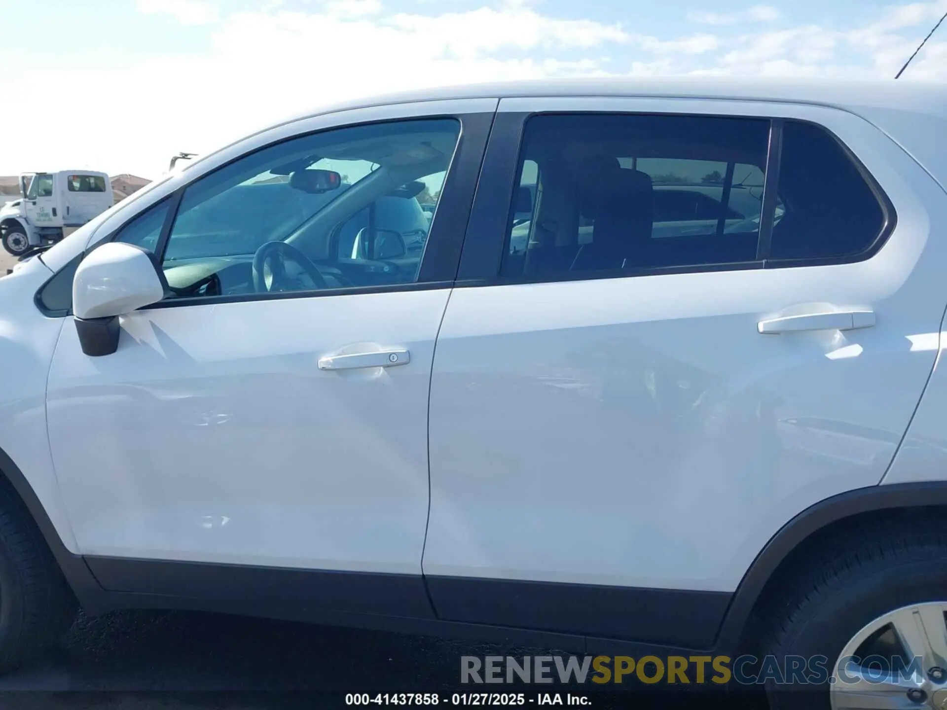 14 Photograph of a damaged car 3GNCJNSB9KL357213 CHEVROLET TRAX 2019