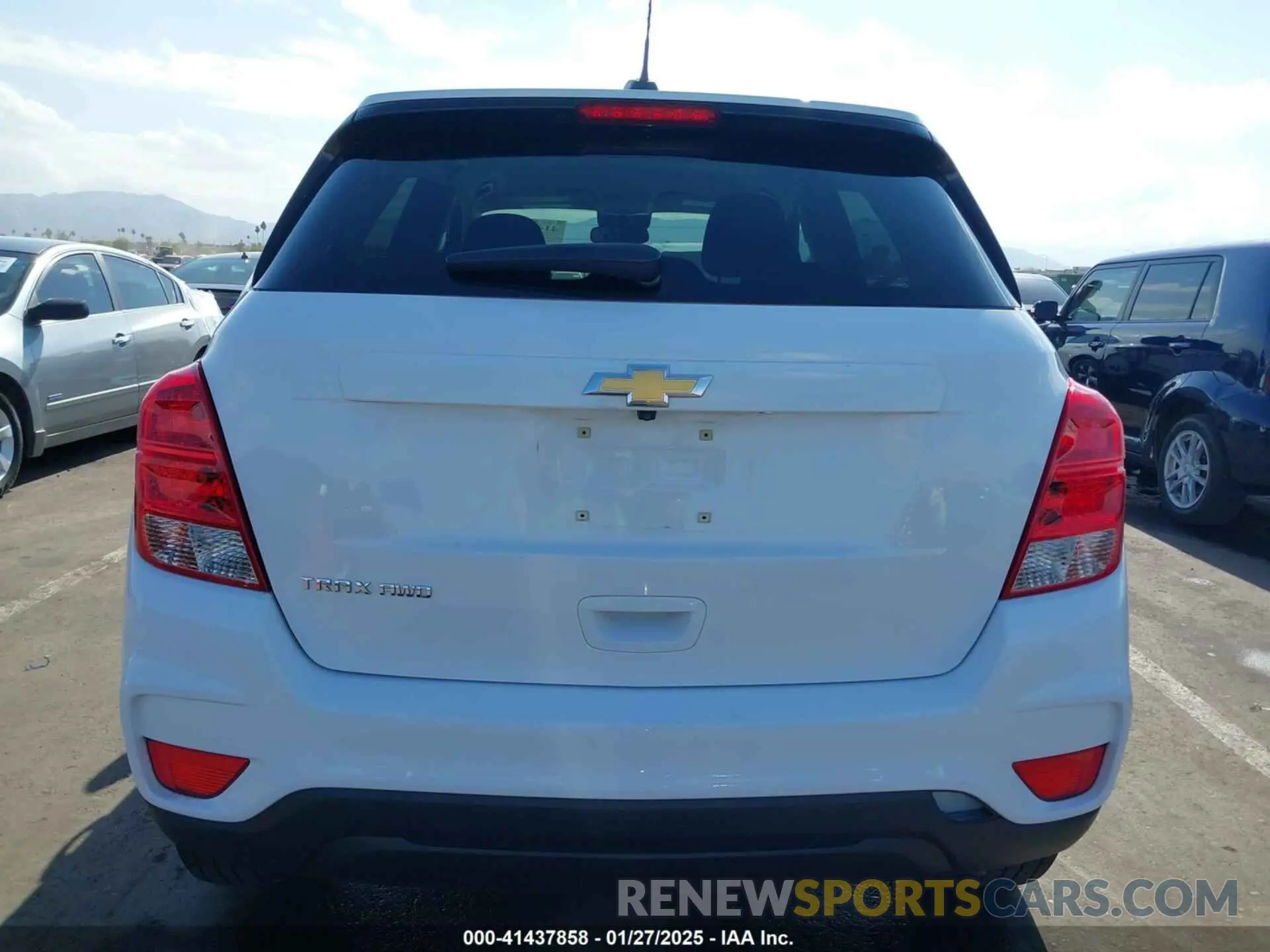 16 Photograph of a damaged car 3GNCJNSB9KL357213 CHEVROLET TRAX 2019