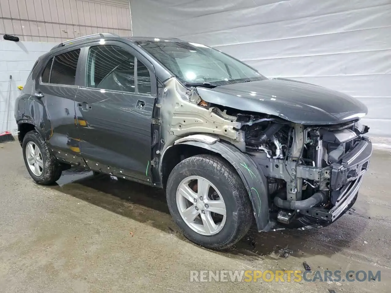 4 Photograph of a damaged car 3GNCJPSB0KL310566 CHEVROLET TRAX 2019