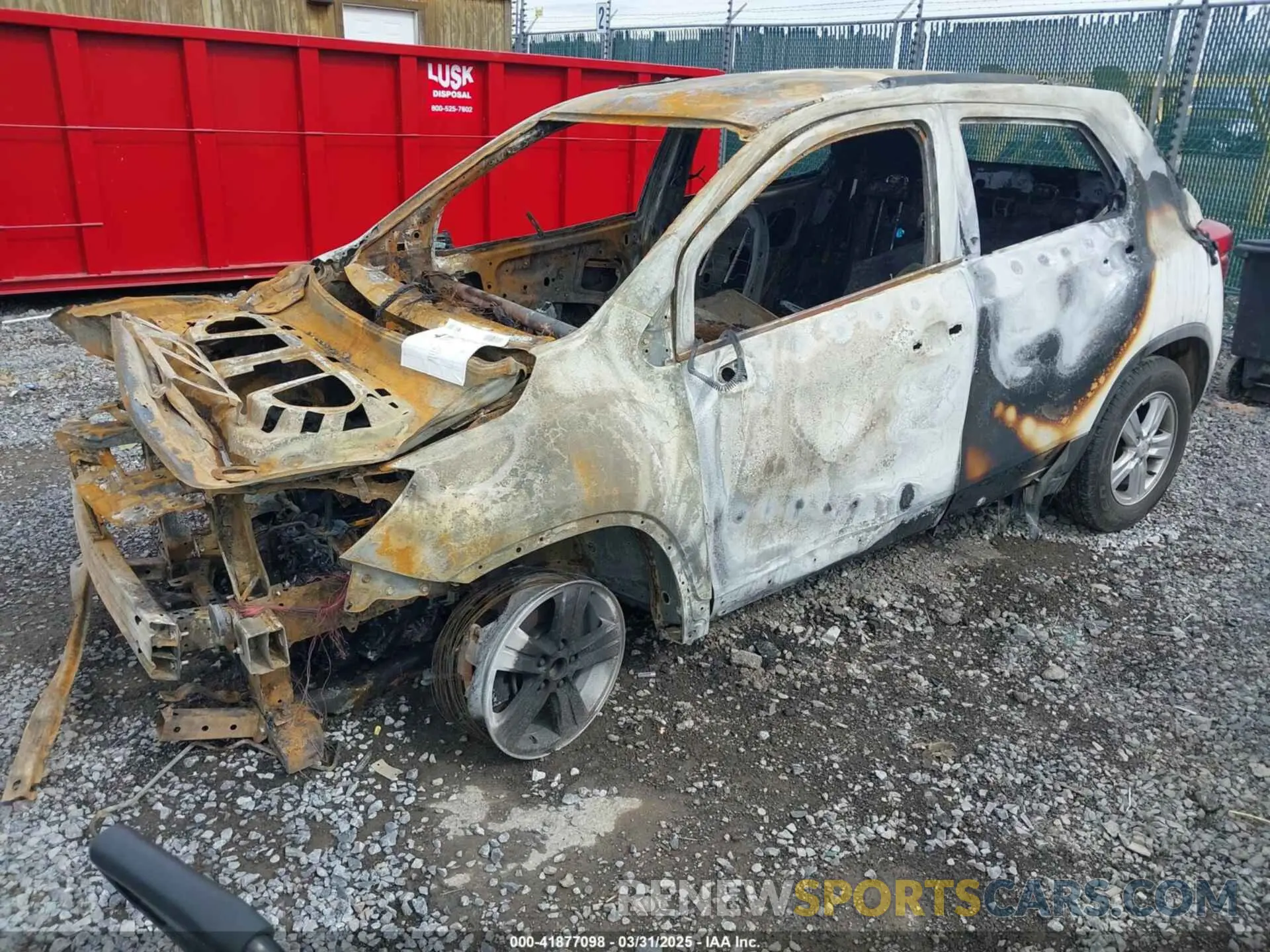 2 Photograph of a damaged car 3GNCJPSB1KL219211 CHEVROLET TRAX 2019