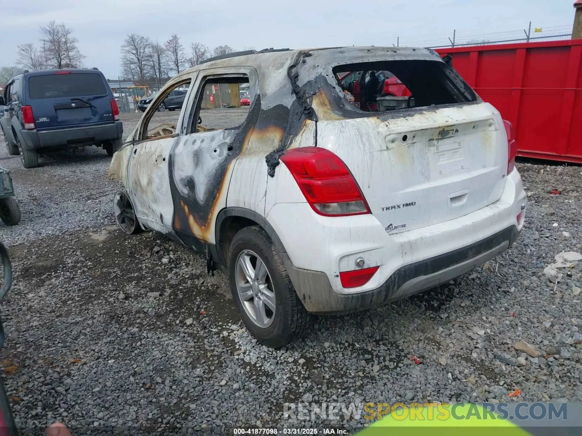 3 Photograph of a damaged car 3GNCJPSB1KL219211 CHEVROLET TRAX 2019