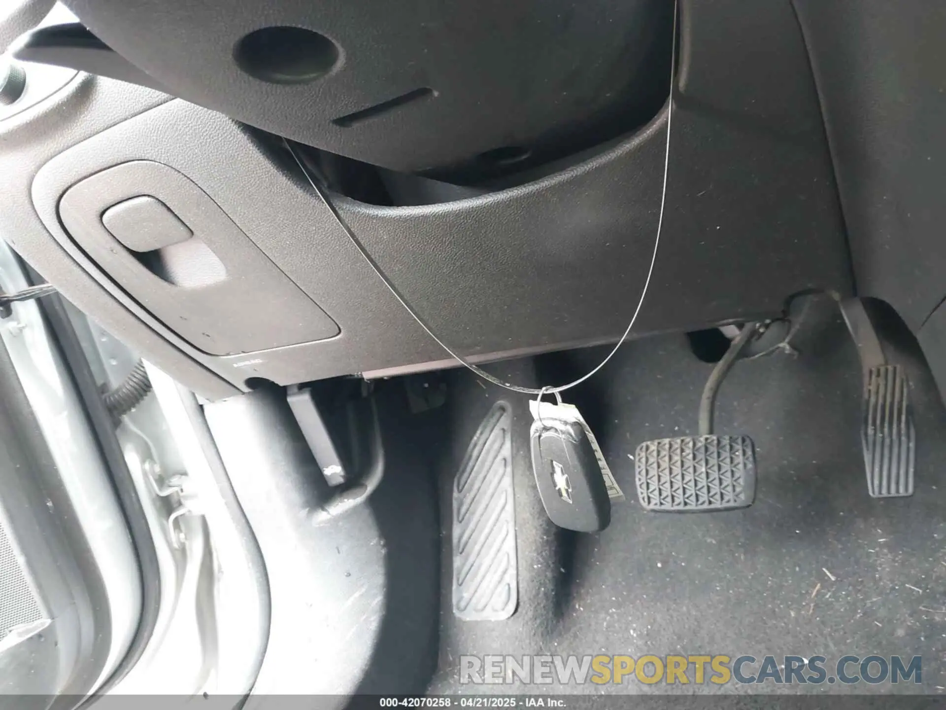 11 Фотография поврежденного автомобиля 3GNCJPSB1KL341857 CHEVROLET TRAX 2019