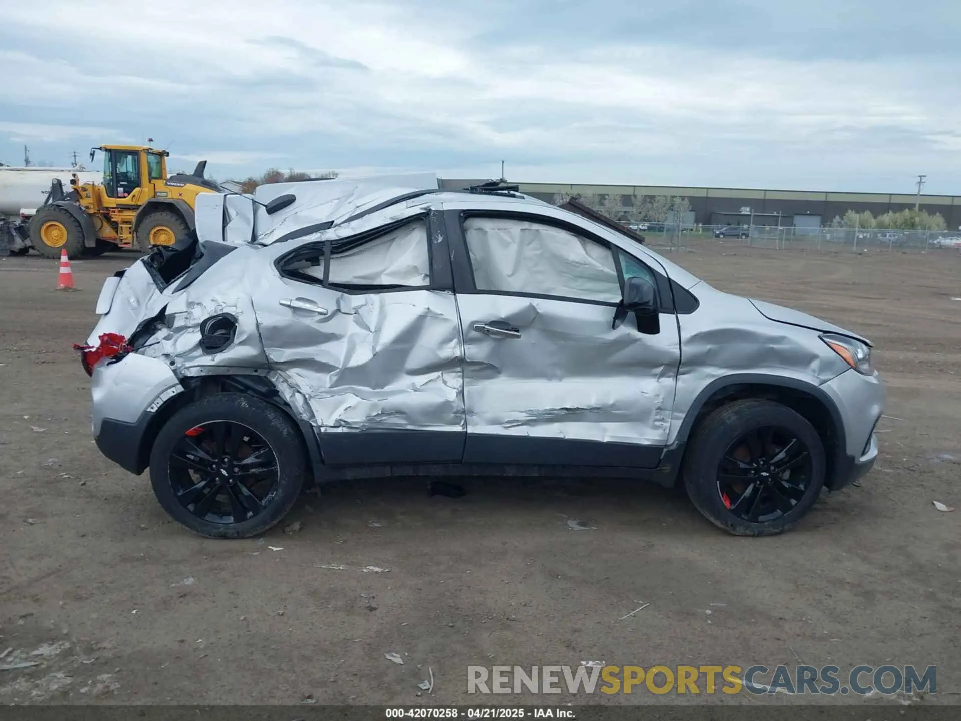 13 Фотография поврежденного автомобиля 3GNCJPSB1KL341857 CHEVROLET TRAX 2019