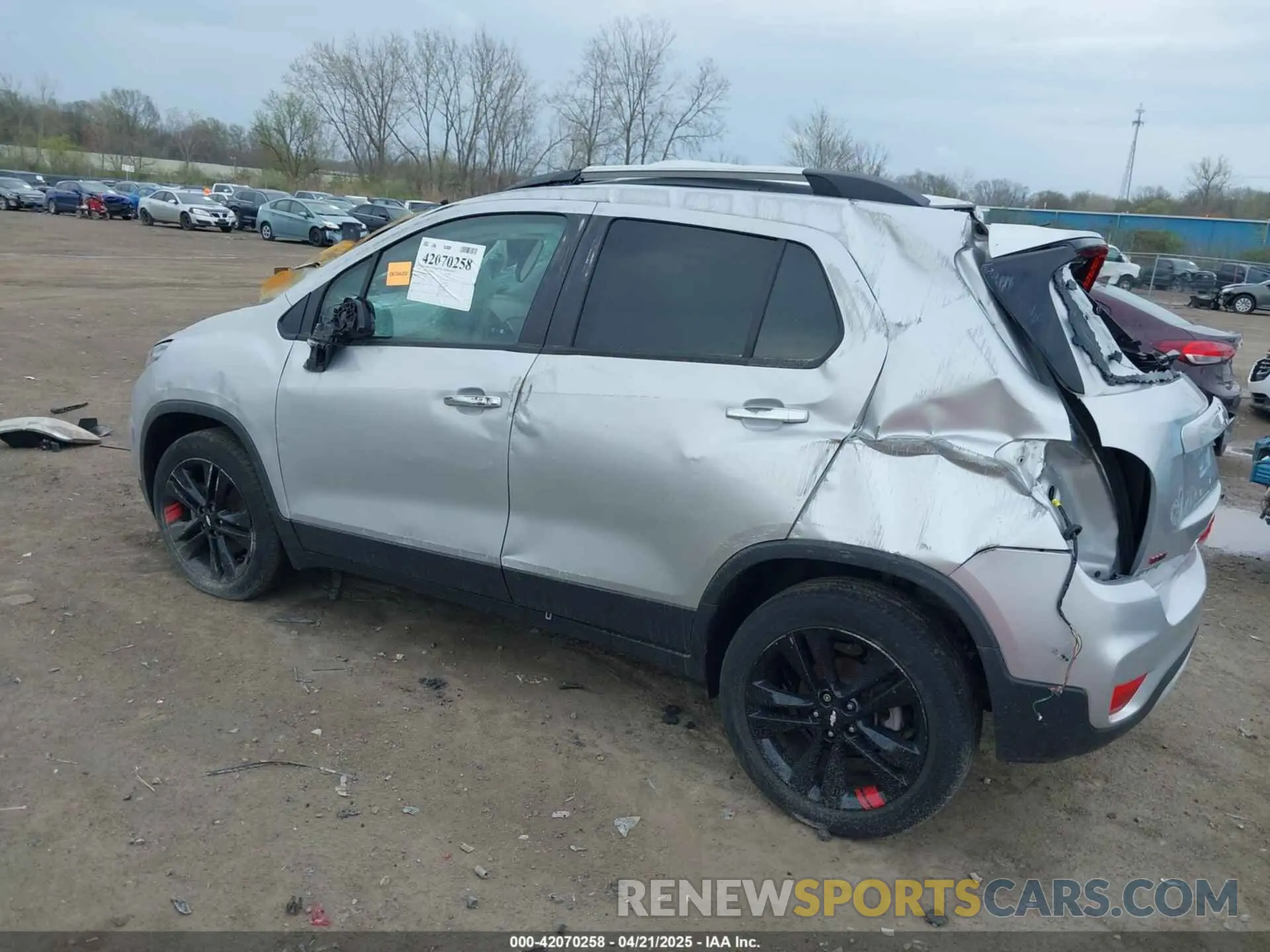 3 Фотография поврежденного автомобиля 3GNCJPSB1KL341857 CHEVROLET TRAX 2019