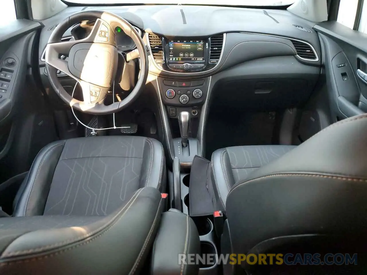 8 Фотография поврежденного автомобиля 3GNCJPSB1KL382604 CHEVROLET TRAX 2019