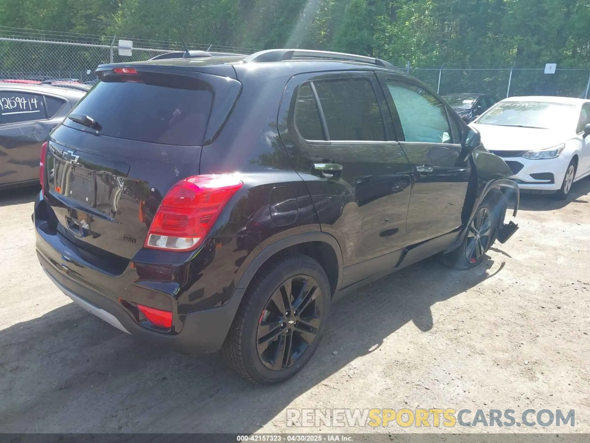 4 Photograph of a damaged car 3GNCJPSB2KL255439 CHEVROLET TRAX 2019