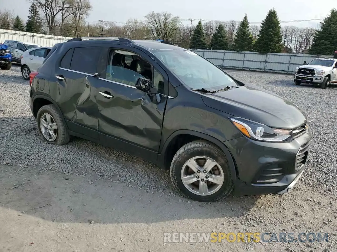 4 Фотография поврежденного автомобиля 3GNCJPSB3KL233322 CHEVROLET TRAX 2019