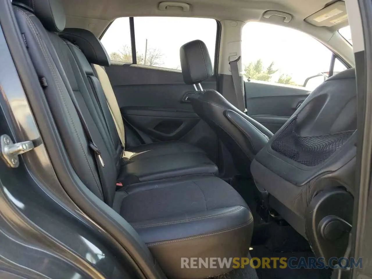 11 Photograph of a damaged car 3GNCJPSB4KL218134 CHEVROLET TRAX 2019