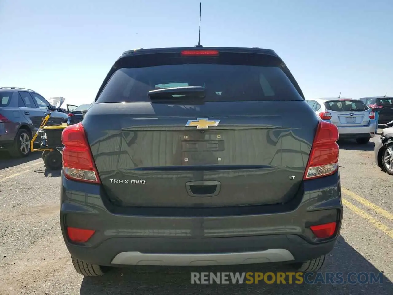 6 Photograph of a damaged car 3GNCJPSB4KL218134 CHEVROLET TRAX 2019