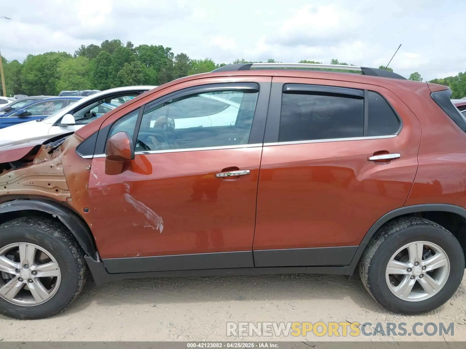 14 Фотография поврежденного автомобиля 3GNCJPSB4KL236360 CHEVROLET TRAX 2019