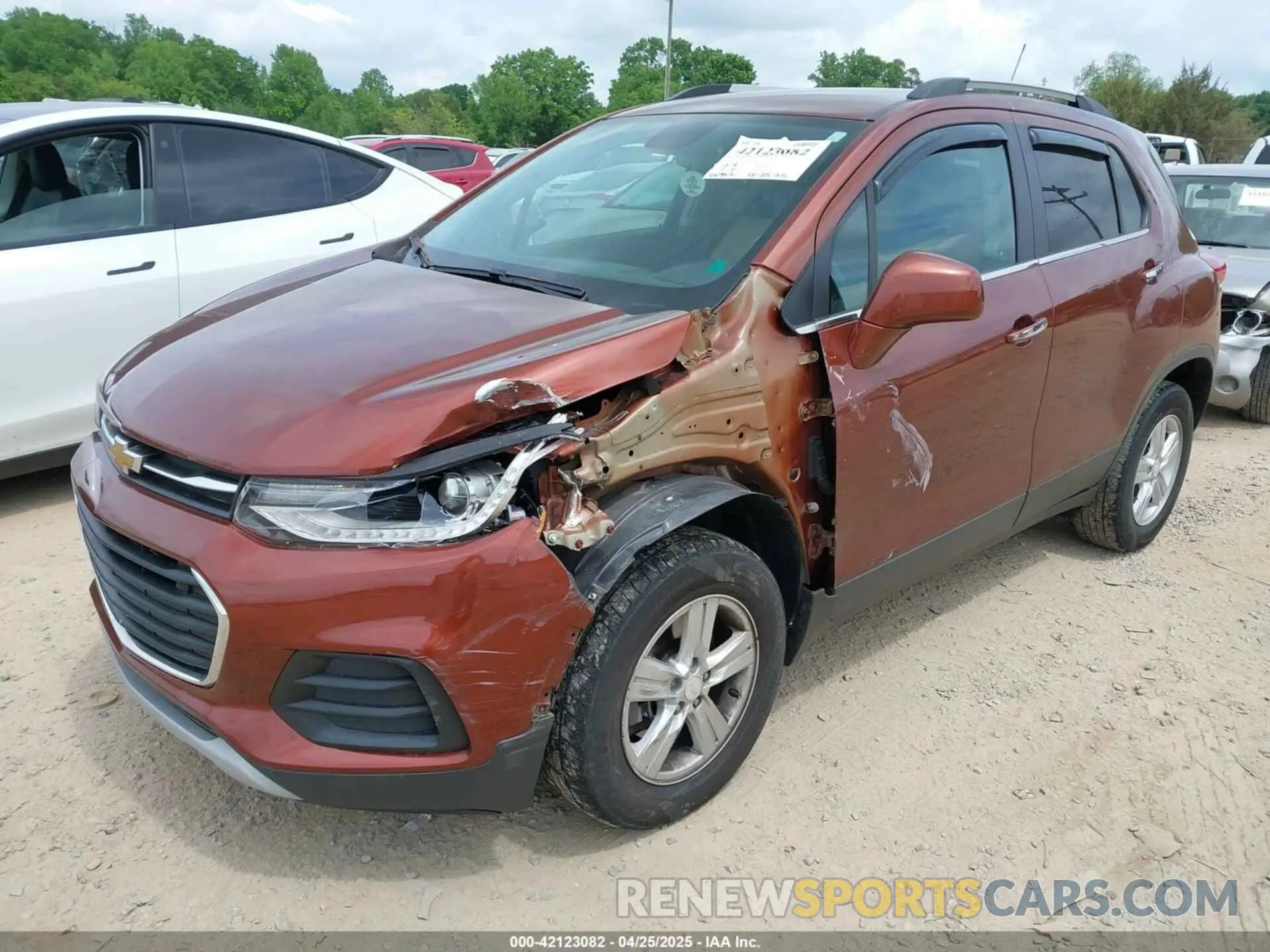 2 Фотография поврежденного автомобиля 3GNCJPSB4KL236360 CHEVROLET TRAX 2019