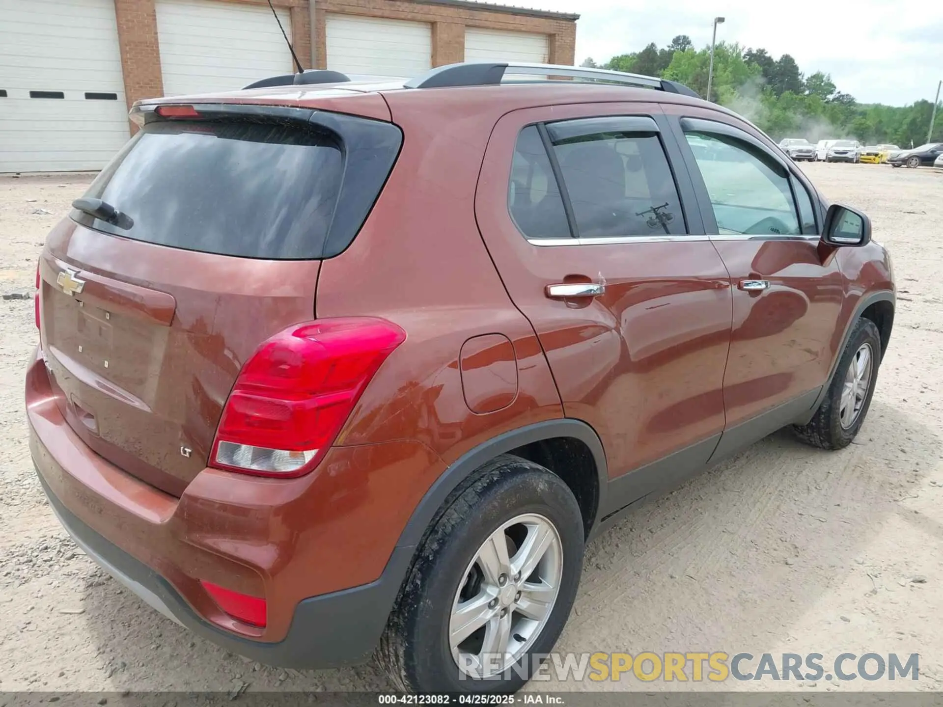 4 Фотография поврежденного автомобиля 3GNCJPSB4KL236360 CHEVROLET TRAX 2019