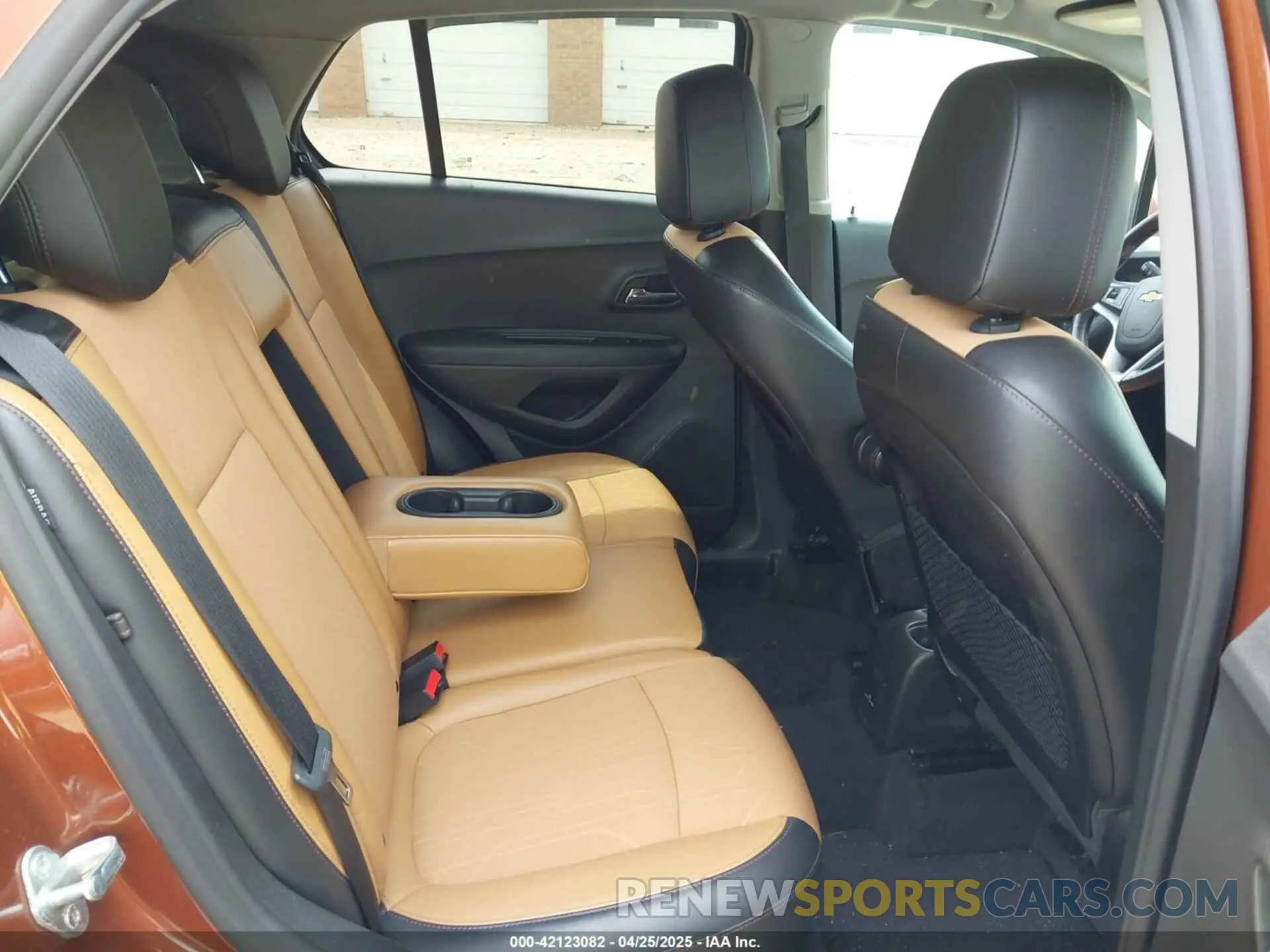 8 Фотография поврежденного автомобиля 3GNCJPSB4KL236360 CHEVROLET TRAX 2019