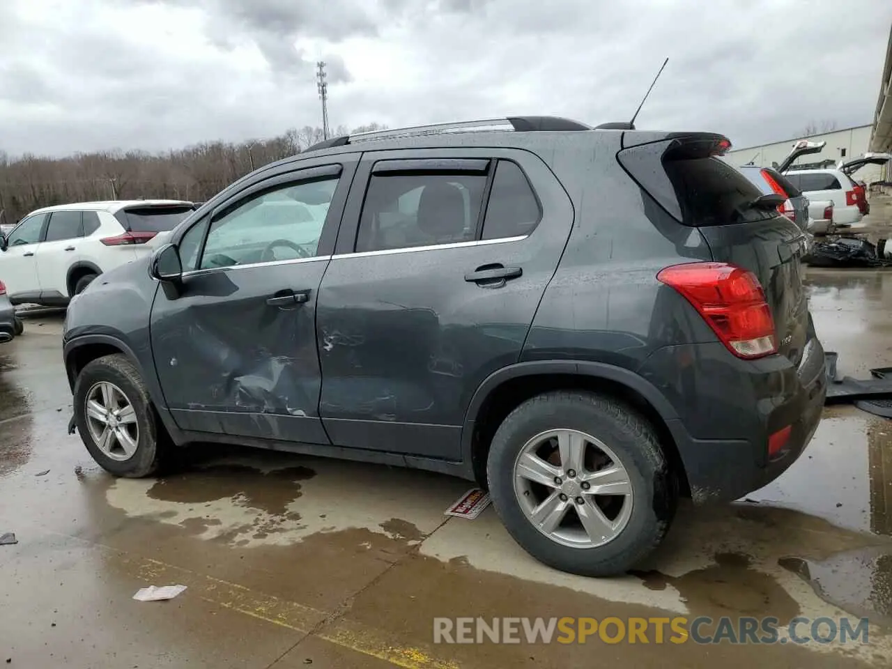 2 Photograph of a damaged car 3GNCJPSB4KL404224 CHEVROLET TRAX 2019