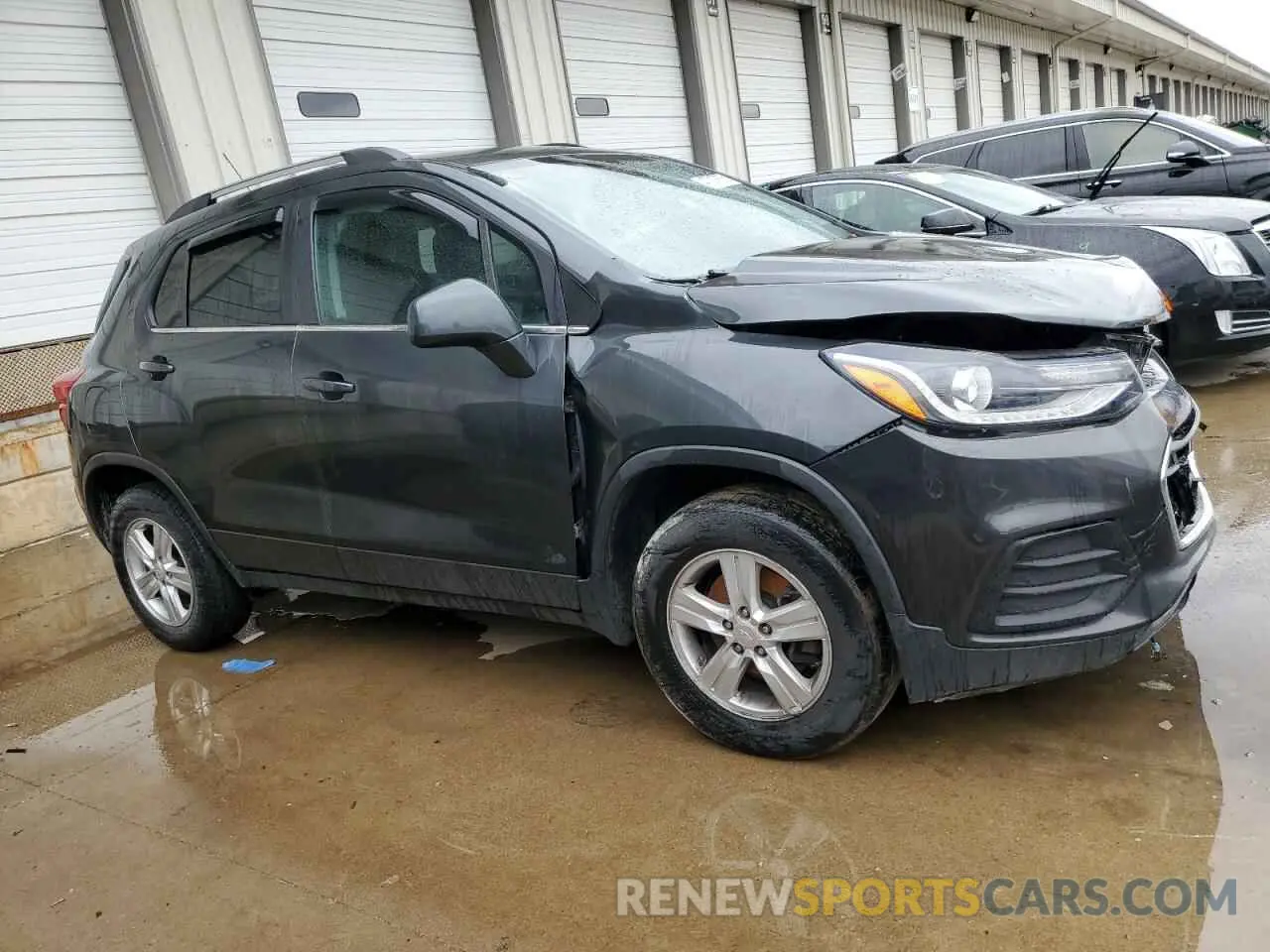 4 Photograph of a damaged car 3GNCJPSB4KL404224 CHEVROLET TRAX 2019