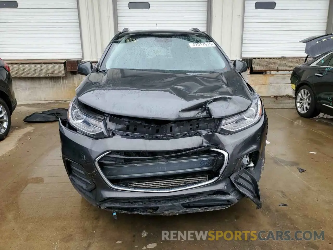 5 Photograph of a damaged car 3GNCJPSB4KL404224 CHEVROLET TRAX 2019