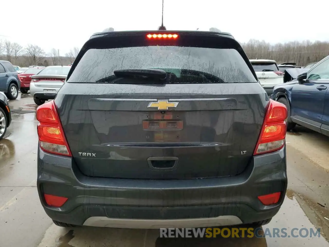6 Photograph of a damaged car 3GNCJPSB4KL404224 CHEVROLET TRAX 2019