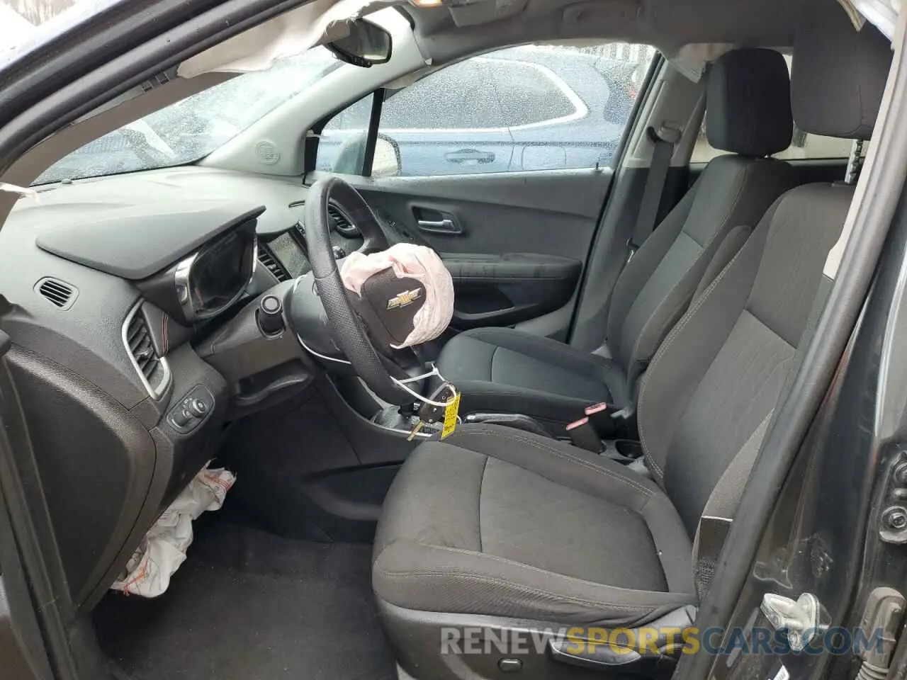 7 Photograph of a damaged car 3GNCJPSB4KL404224 CHEVROLET TRAX 2019