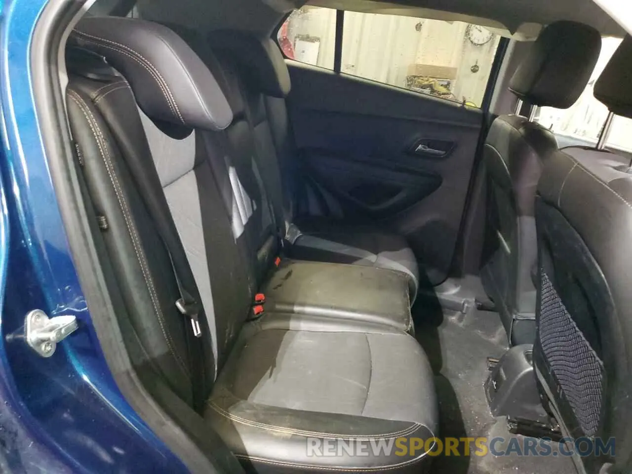 11 Photograph of a damaged car 3GNCJPSB5KL251143 CHEVROLET TRAX 2019