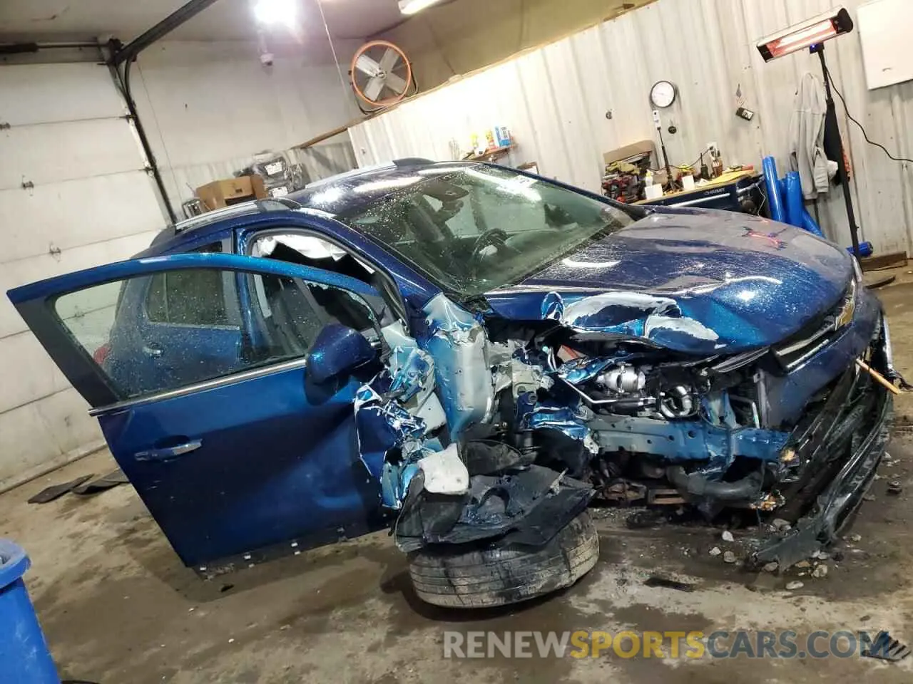 4 Photograph of a damaged car 3GNCJPSB5KL251143 CHEVROLET TRAX 2019
