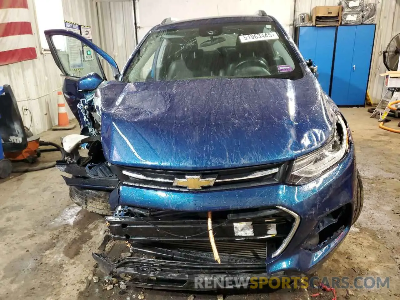 5 Photograph of a damaged car 3GNCJPSB5KL251143 CHEVROLET TRAX 2019