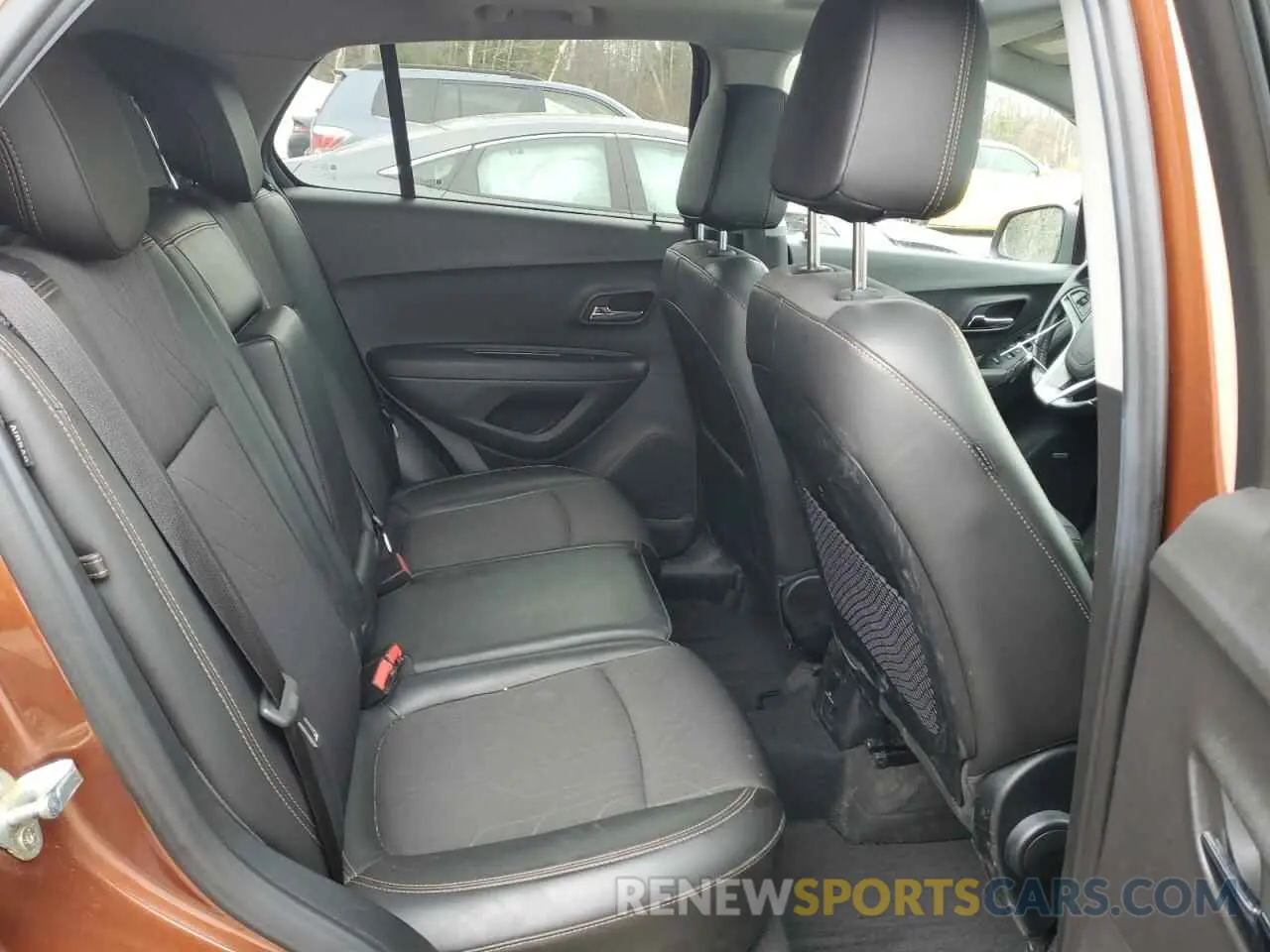 11 Photograph of a damaged car 3GNCJPSB6KL242757 CHEVROLET TRAX 2019