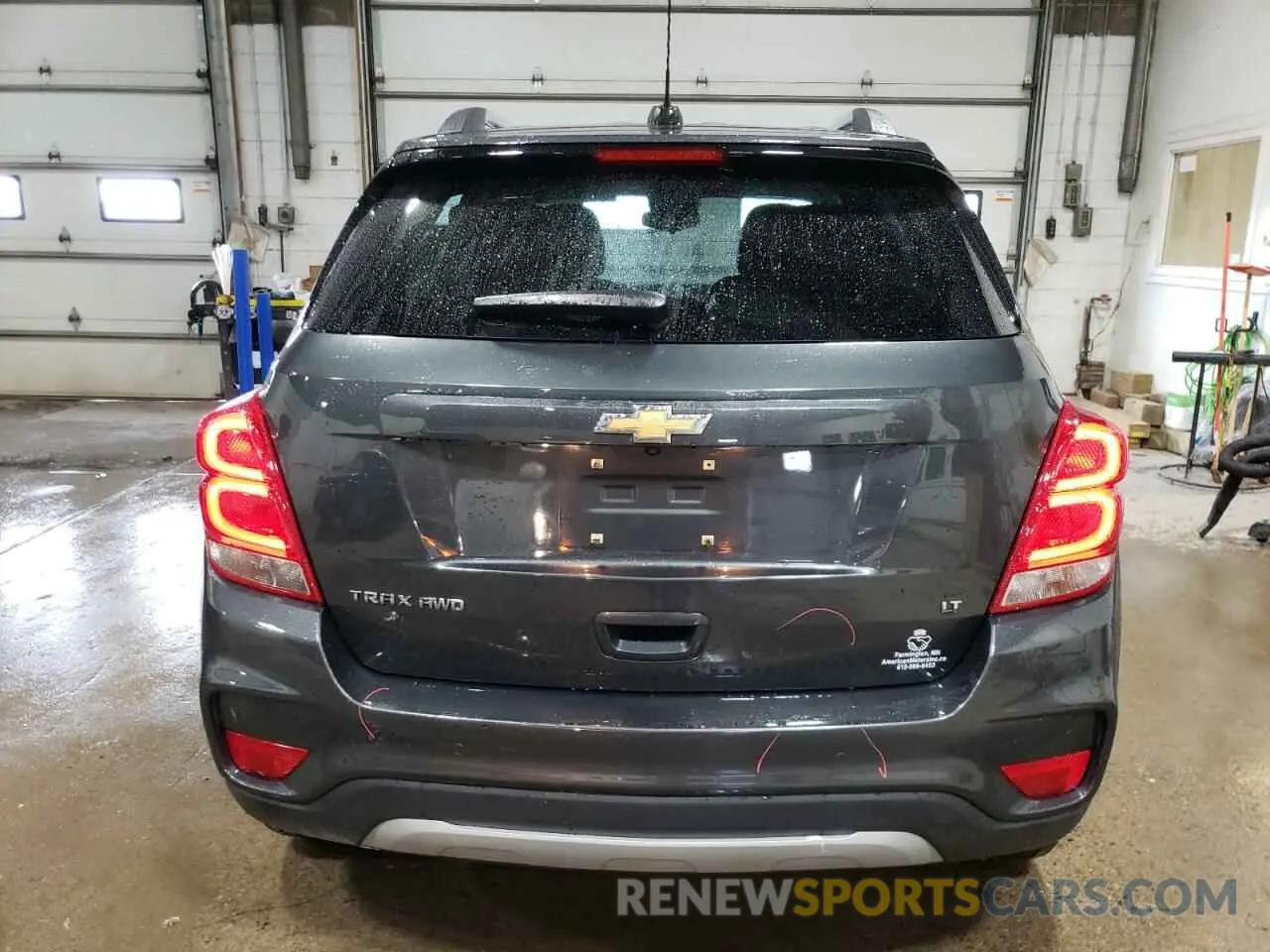 6 Фотография поврежденного автомобиля 3GNCJPSB6KL387393 CHEVROLET TRAX 2019