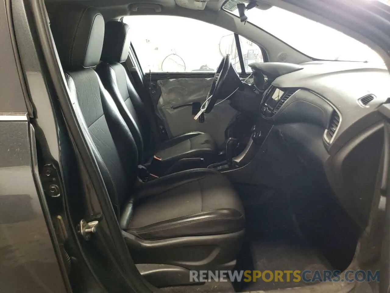 7 Фотография поврежденного автомобиля 3GNCJPSB6KL387393 CHEVROLET TRAX 2019