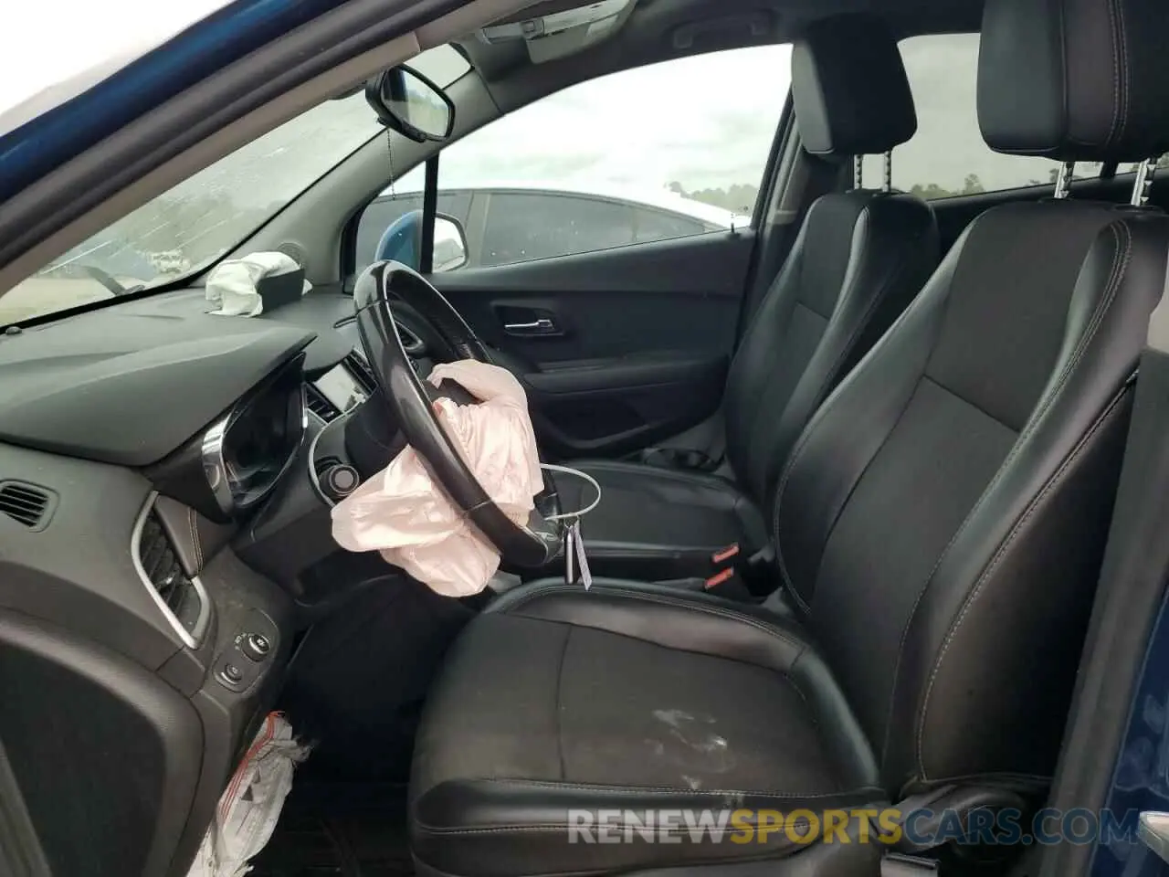 7 Photograph of a damaged car 3GNCJPSB7KL311889 CHEVROLET TRAX 2019