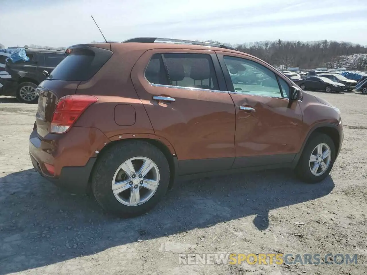 3 Фотография поврежденного автомобиля 3GNCJPSB8KL306913 CHEVROLET TRAX 2019