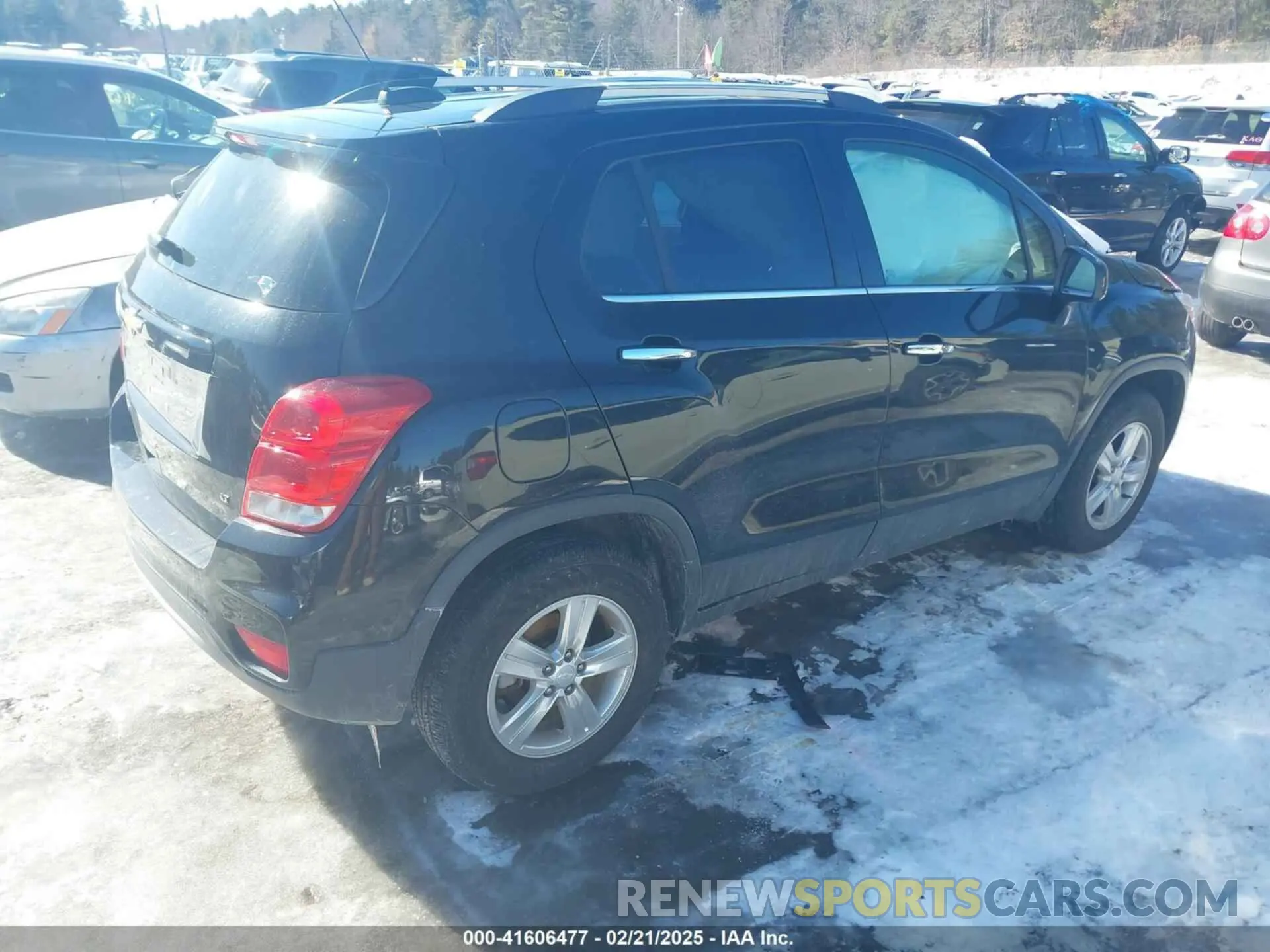 4 Фотография поврежденного автомобиля 3GNCJPSB9KL342271 CHEVROLET TRAX 2019