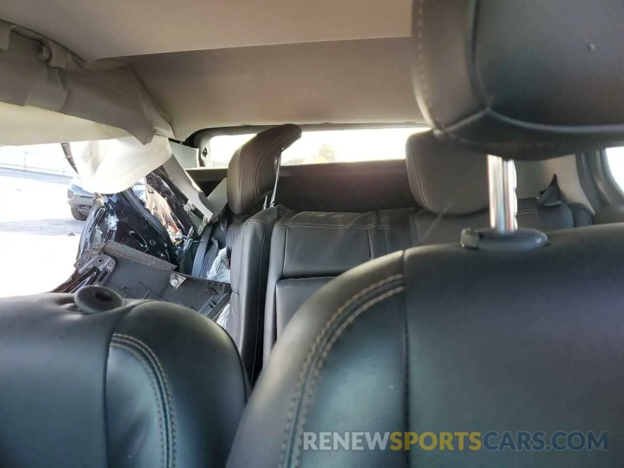 10 Photograph of a damaged car 3GNCJRSB1KL255072 CHEVROLET TRAX 2019