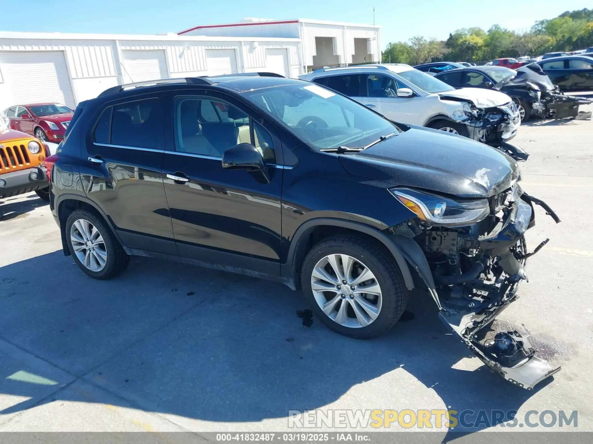1 Photograph of a damaged car 3GNCJRSB9KL192318 CHEVROLET TRAX 2019
