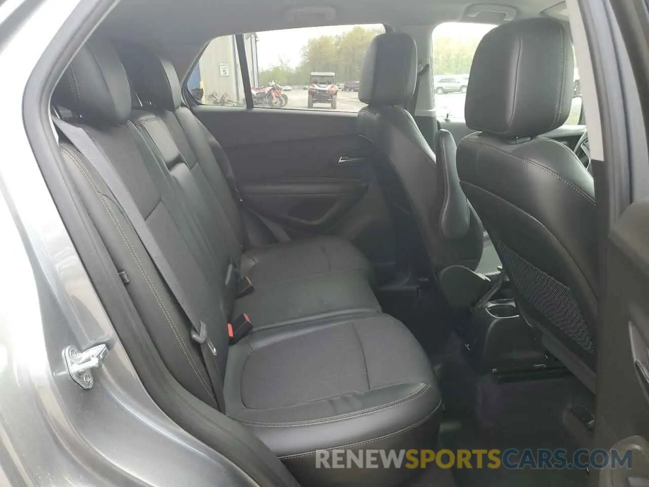 10 Фотография поврежденного автомобиля KL7CJLSB0KB719229 CHEVROLET TRAX 2019