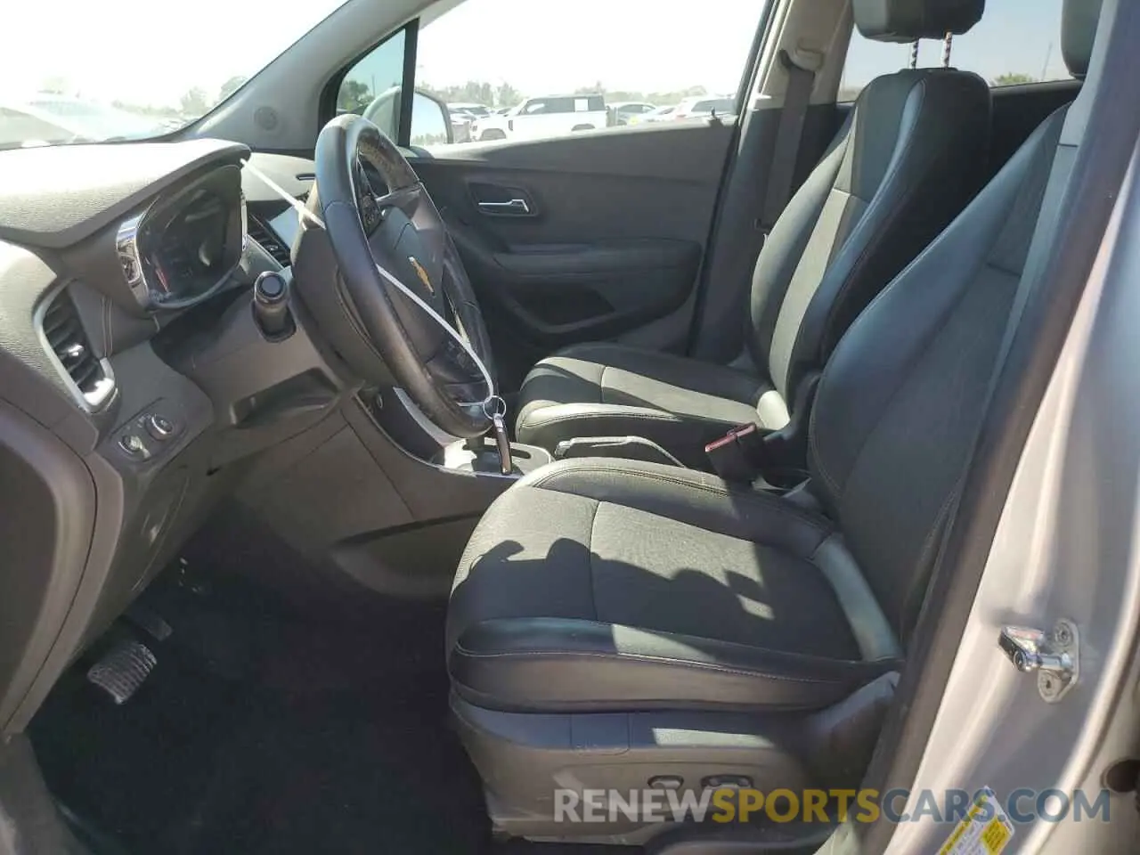 7 Фотография поврежденного автомобиля KL7CJLSB1KB870158 CHEVROLET TRAX 2019