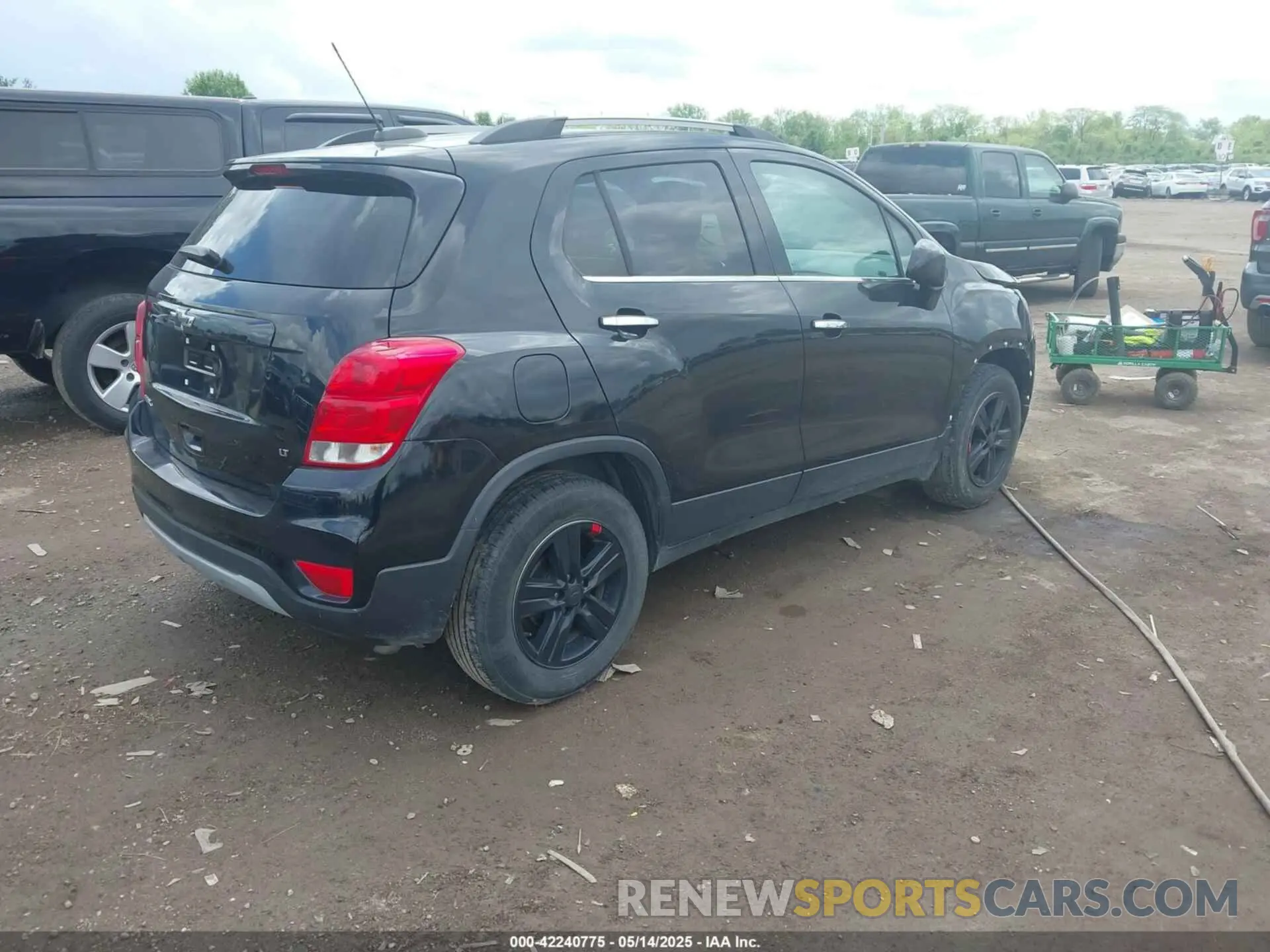 4 Photograph of a damaged car KL7CJLSB2KB789492 CHEVROLET TRAX 2019