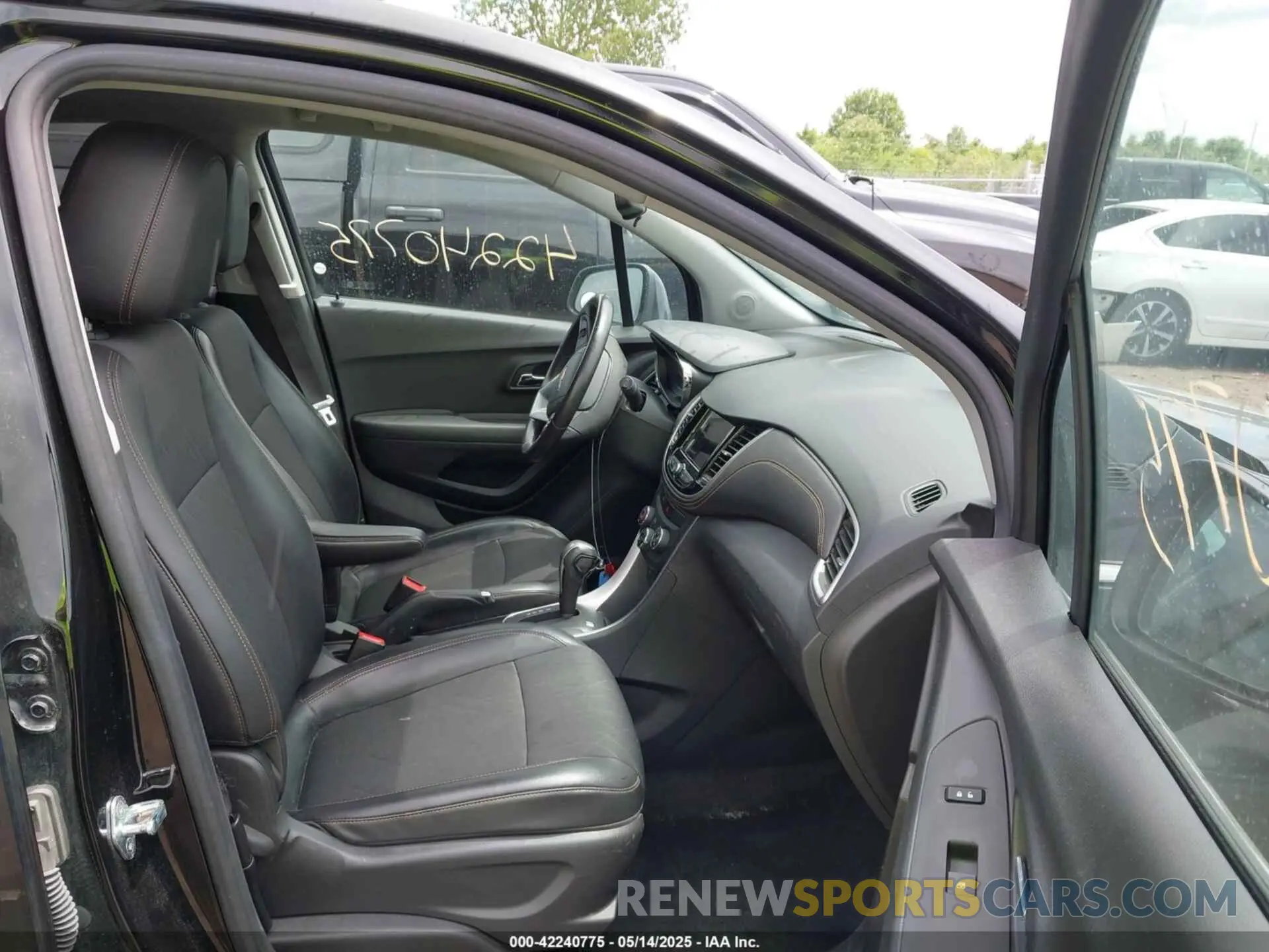 5 Photograph of a damaged car KL7CJLSB2KB789492 CHEVROLET TRAX 2019