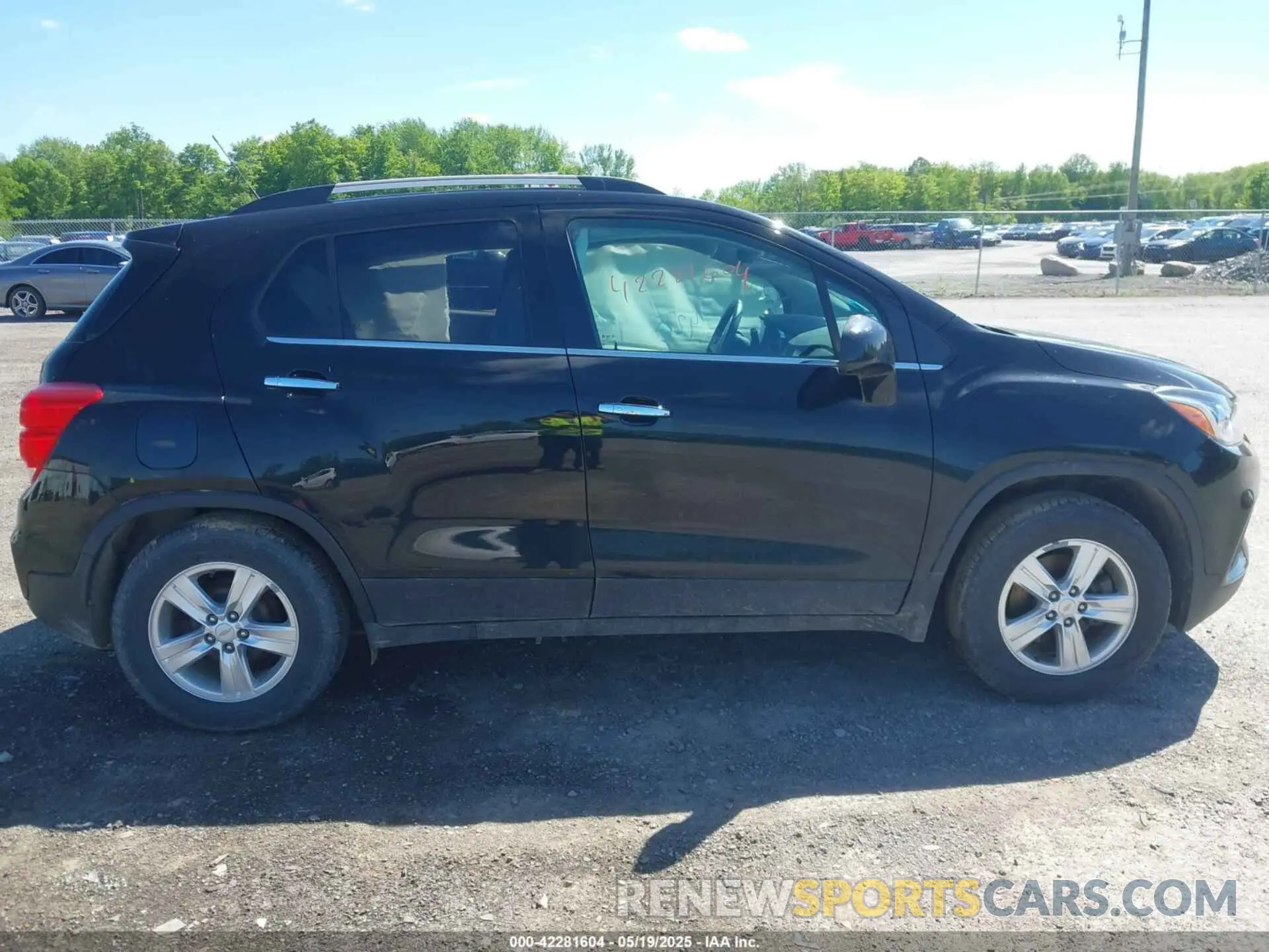 12 Photograph of a damaged car KL7CJLSB2KB789959 CHEVROLET TRAX 2019