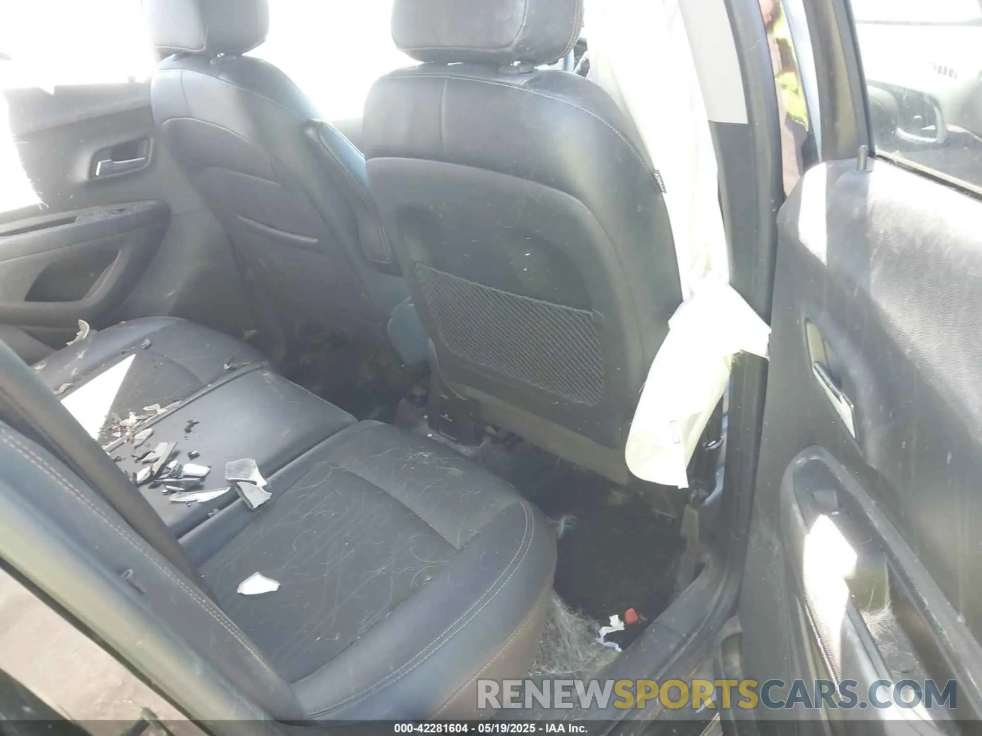 8 Photograph of a damaged car KL7CJLSB2KB789959 CHEVROLET TRAX 2019