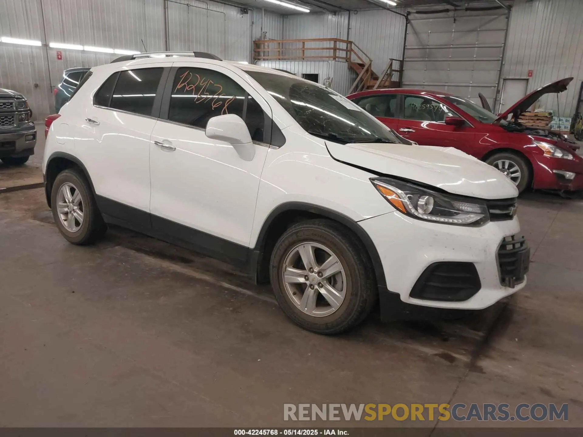 1 Фотография поврежденного автомобиля KL7CJLSB2KB828372 CHEVROLET TRAX 2019