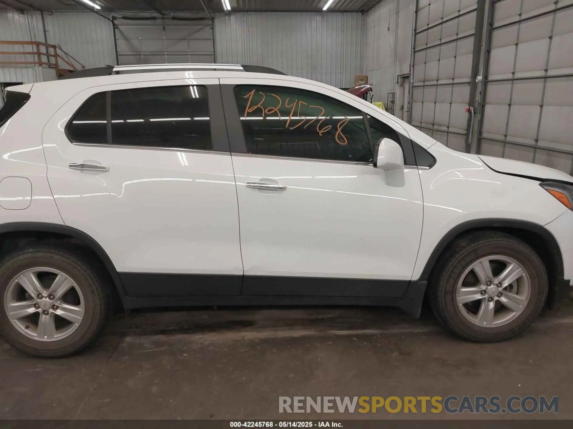 14 Фотография поврежденного автомобиля KL7CJLSB2KB828372 CHEVROLET TRAX 2019