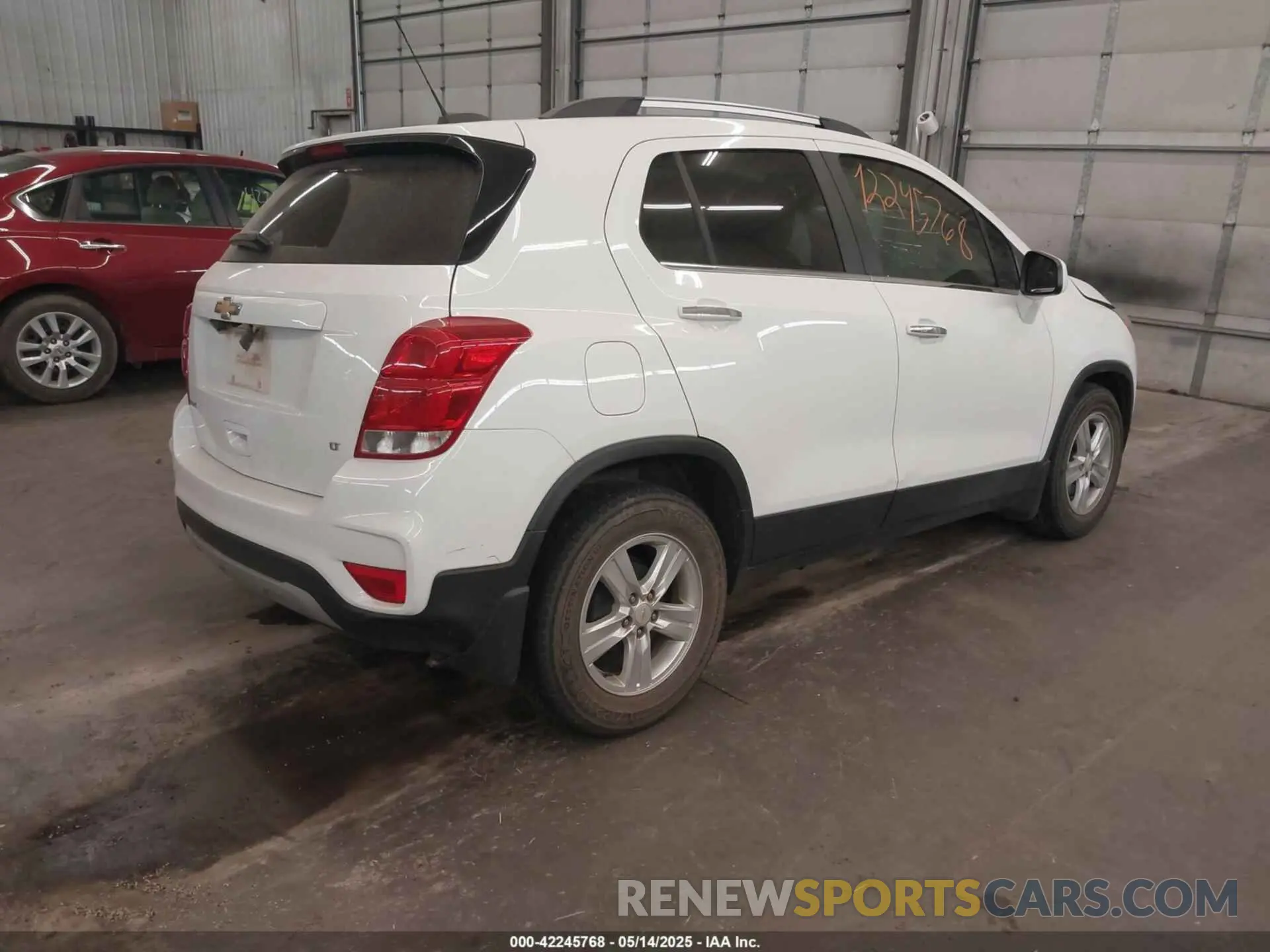 4 Фотография поврежденного автомобиля KL7CJLSB2KB828372 CHEVROLET TRAX 2019