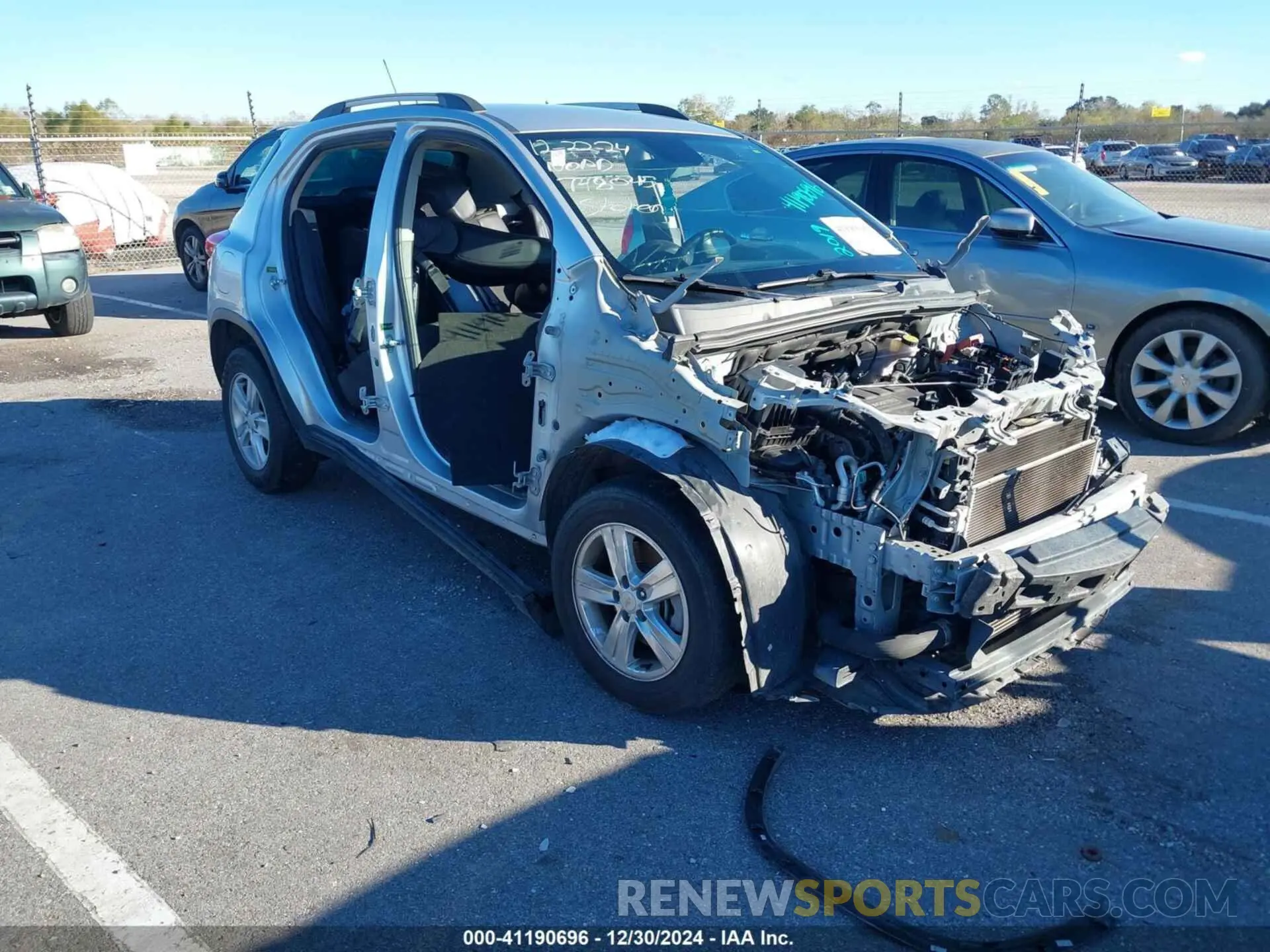 1 Photograph of a damaged car KL7CJLSB3KB748045 CHEVROLET TRAX 2019