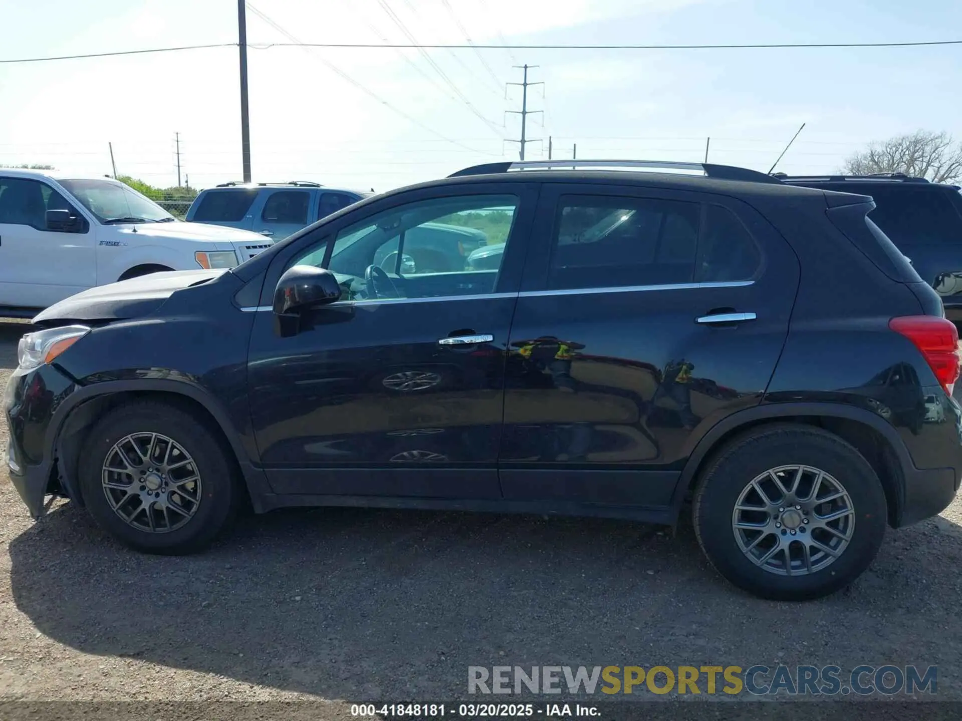 14 Photograph of a damaged car KL7CJLSB3KB904584 CHEVROLET TRAX 2019