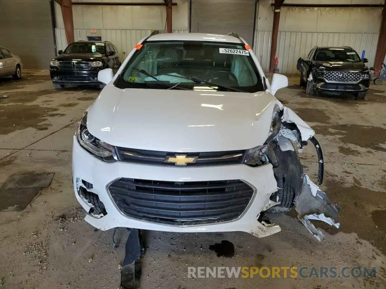 5 Фотография поврежденного автомобиля KL7CJLSB4KB711585 CHEVROLET TRAX 2019