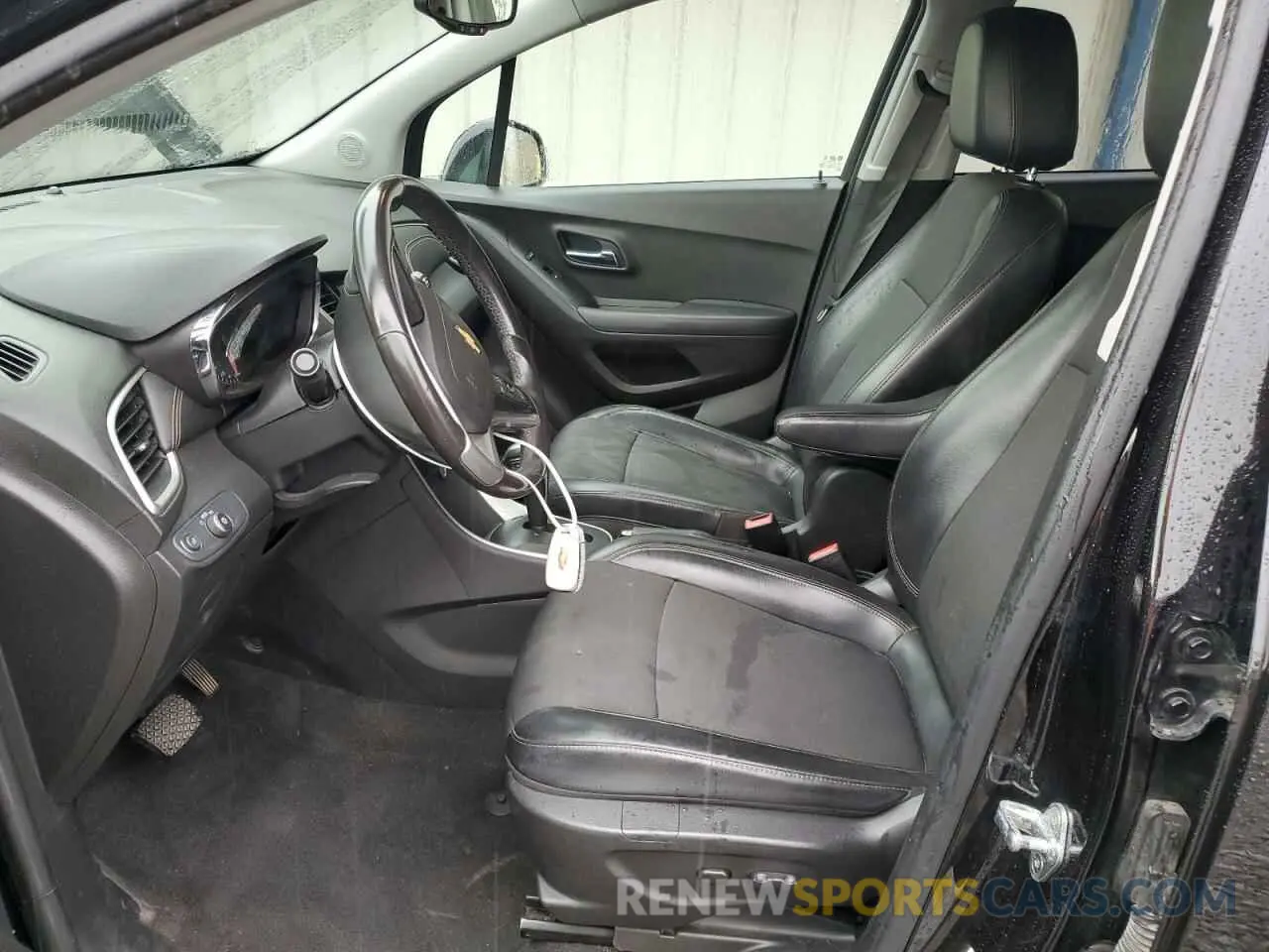 7 Фотография поврежденного автомобиля KL7CJLSB4KB720271 CHEVROLET TRAX 2019