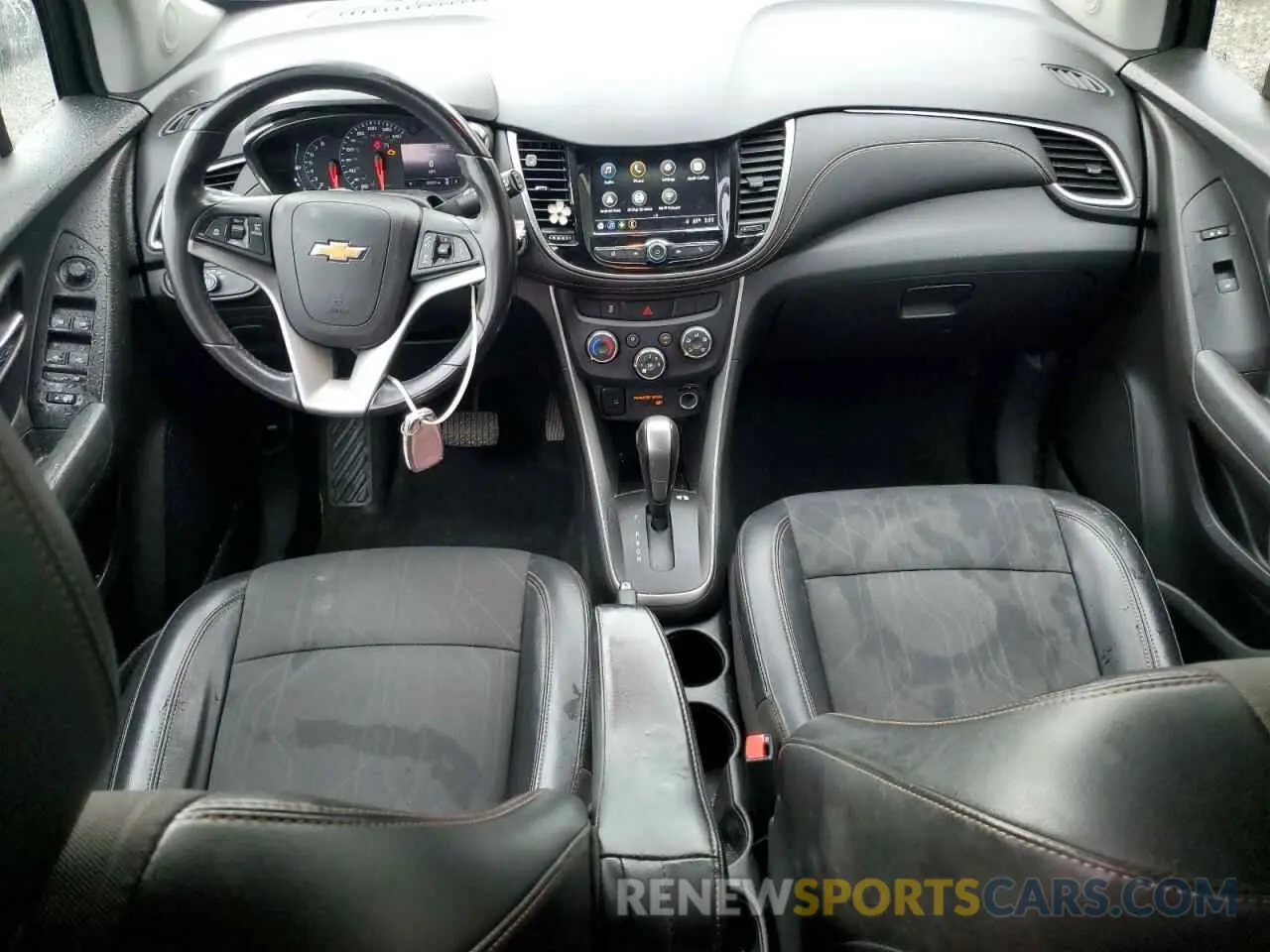 8 Фотография поврежденного автомобиля KL7CJLSB4KB720271 CHEVROLET TRAX 2019