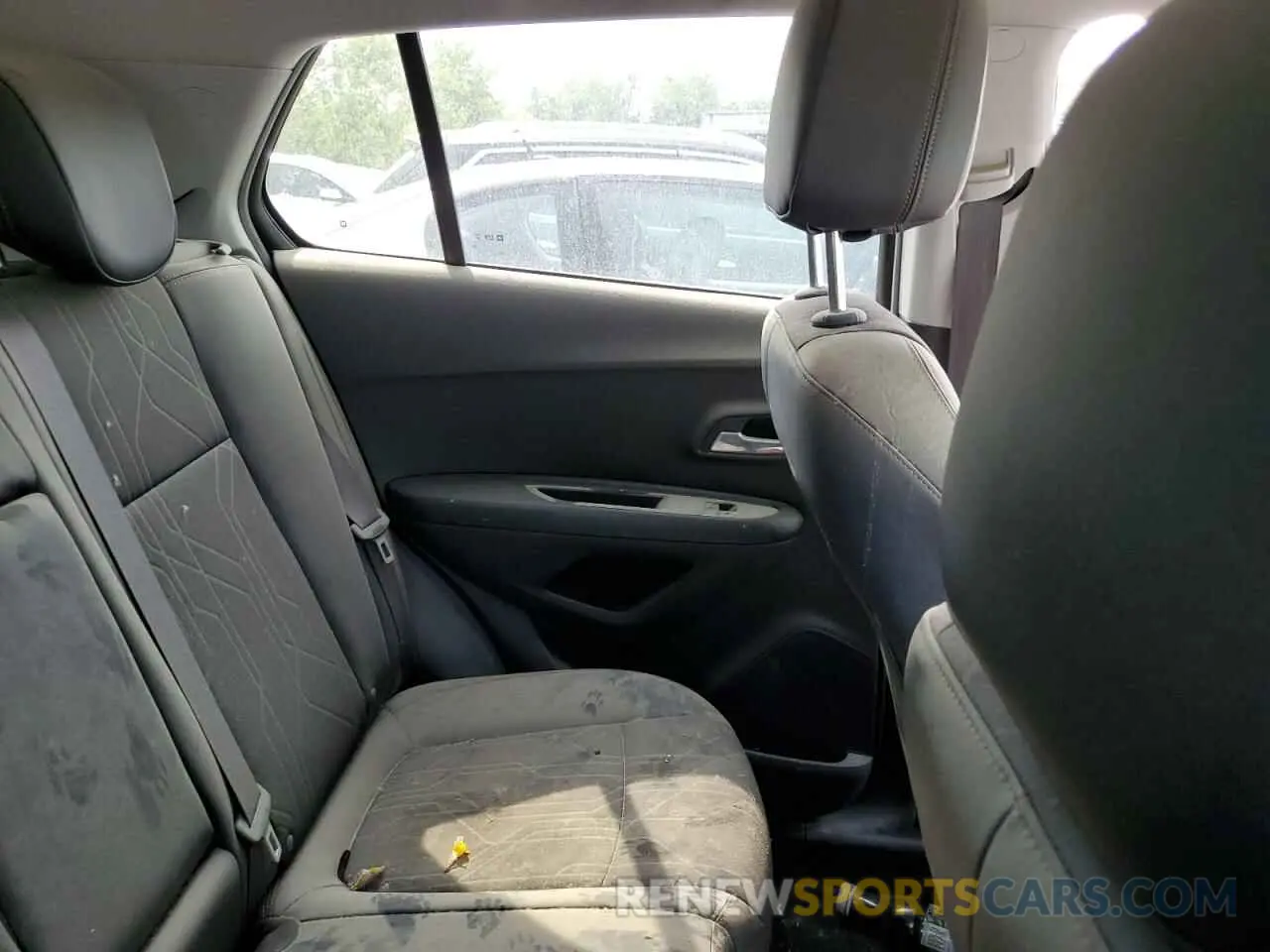 11 Фотография поврежденного автомобиля KL7CJLSB4KB759023 CHEVROLET TRAX 2019