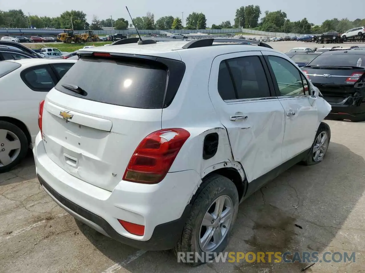 3 Фотография поврежденного автомобиля KL7CJLSB4KB759023 CHEVROLET TRAX 2019