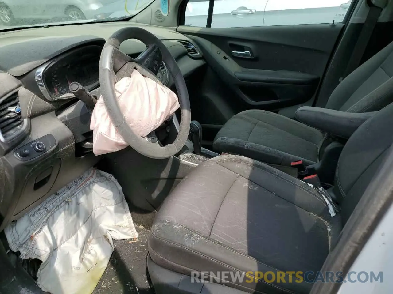 7 Фотография поврежденного автомобиля KL7CJLSB4KB759023 CHEVROLET TRAX 2019